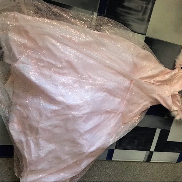 Windsor Pink Prom dress; Sleeveless; With fur straps - Picture 7 of 7